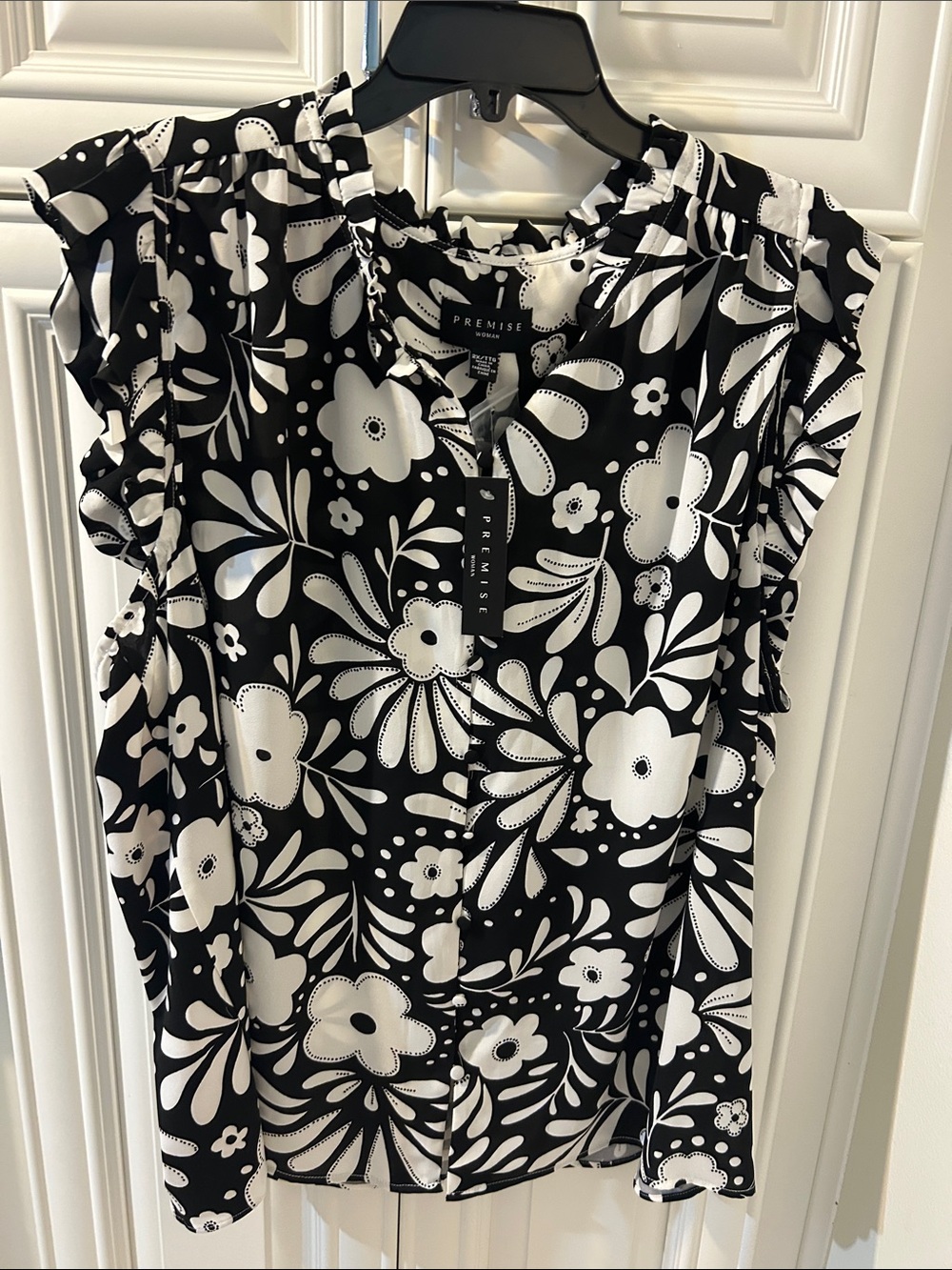 Premise Black & White Floral Ruffle Sleeve Top